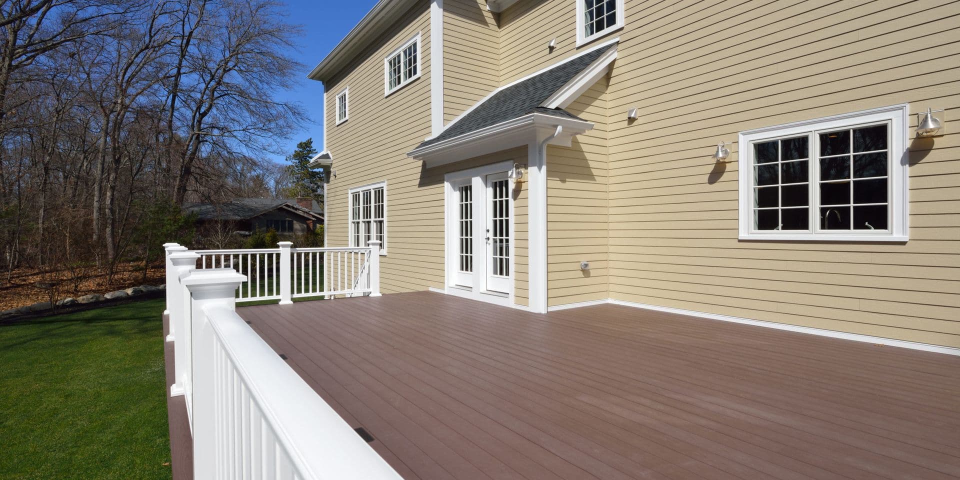 Resilient. Weather-Resistant. Beautiful Composite Siding.