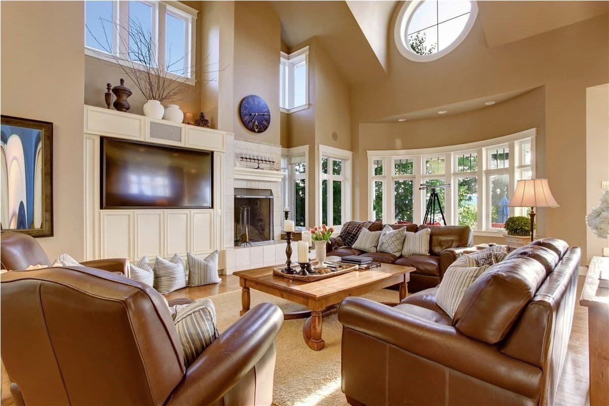 More Light. More Space. More Stylish Bow Windows.